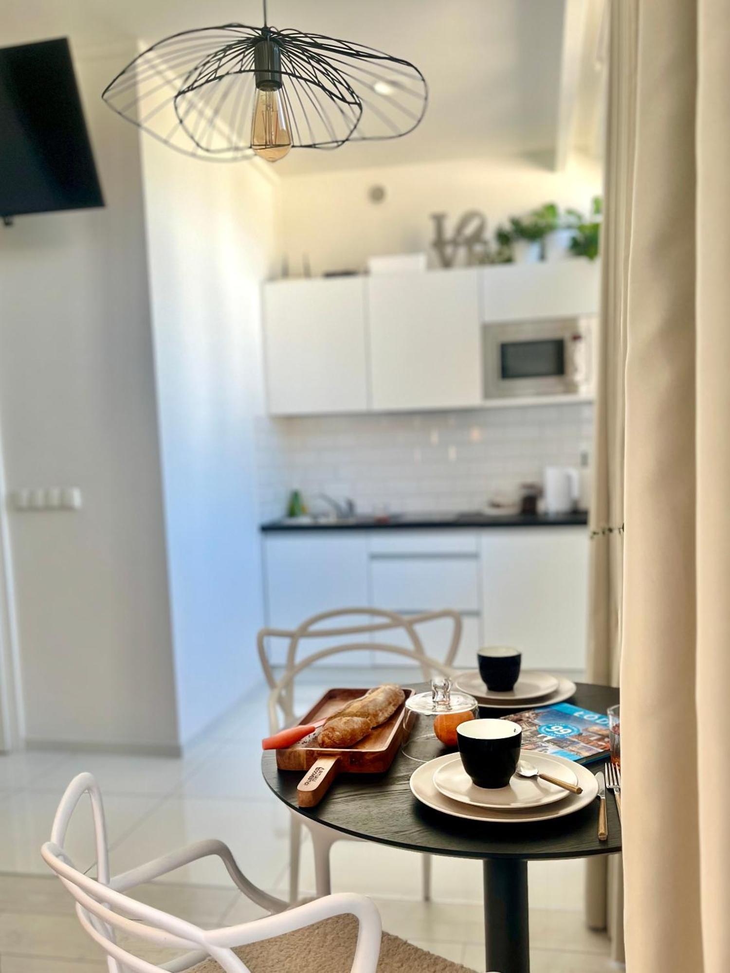 Apartament I Love Piotrkowska Z Wielkim Lustrem, Balkonem I Klimatyzacja 우치 외부 사진